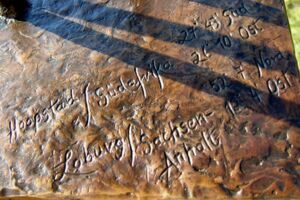 Inschrift im Prinzesschen-Denkmal auf dem Storchenhof